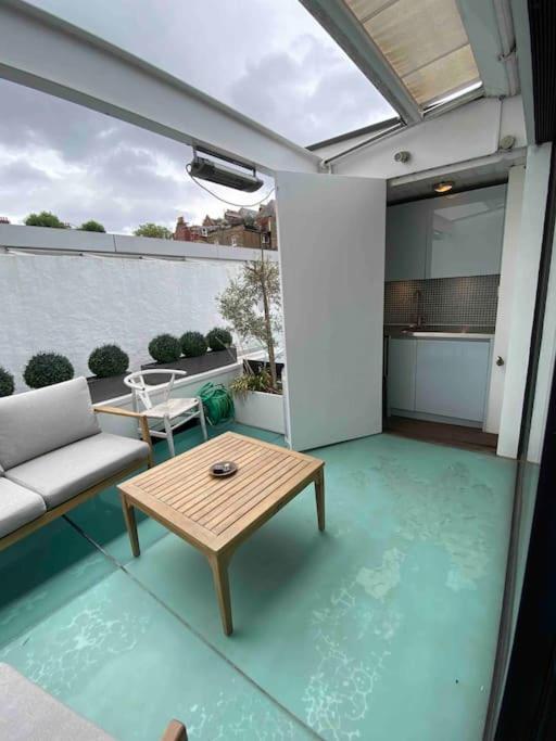 Stunning 4 Bed Mews House With Patio Ferienhaus London